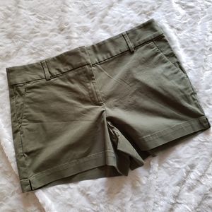 LOFT 4" Riviera Green Shorts